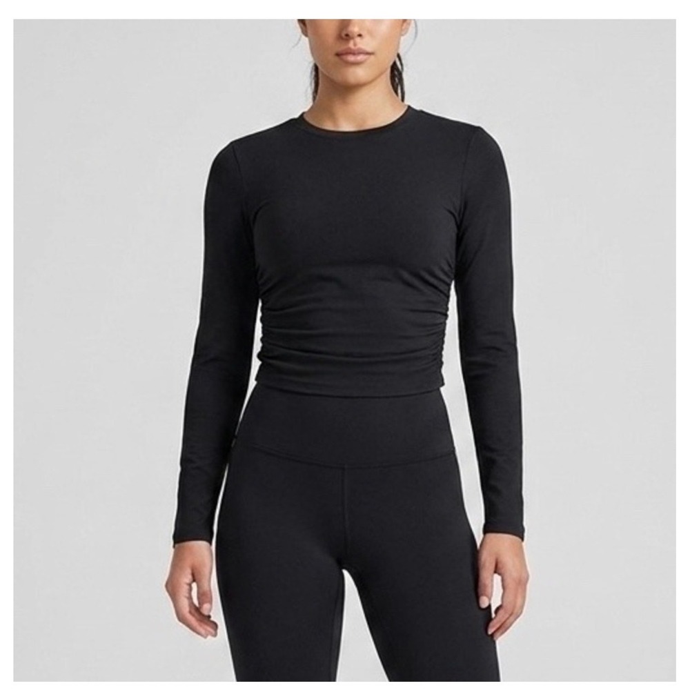 VUORI Long Sleeve Halo Ruched Tee Small Black Workout Athleisure Casual Active